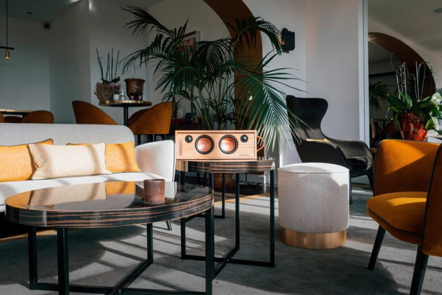 Soundivine Le Magnum is a Bluetooth speaker in a wooden box 10 Image