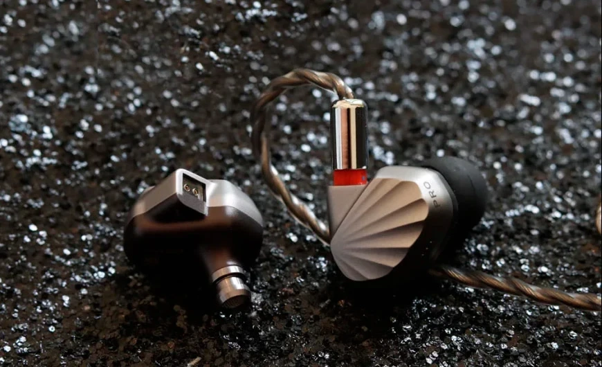 The best hybrid in-ear headphones of 2023 9 Image