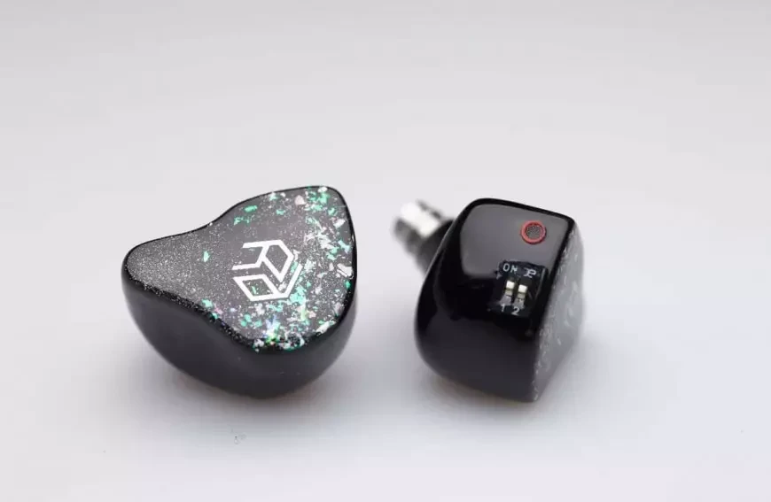 The best hybrid in-ear headphones of 2023 14 Image