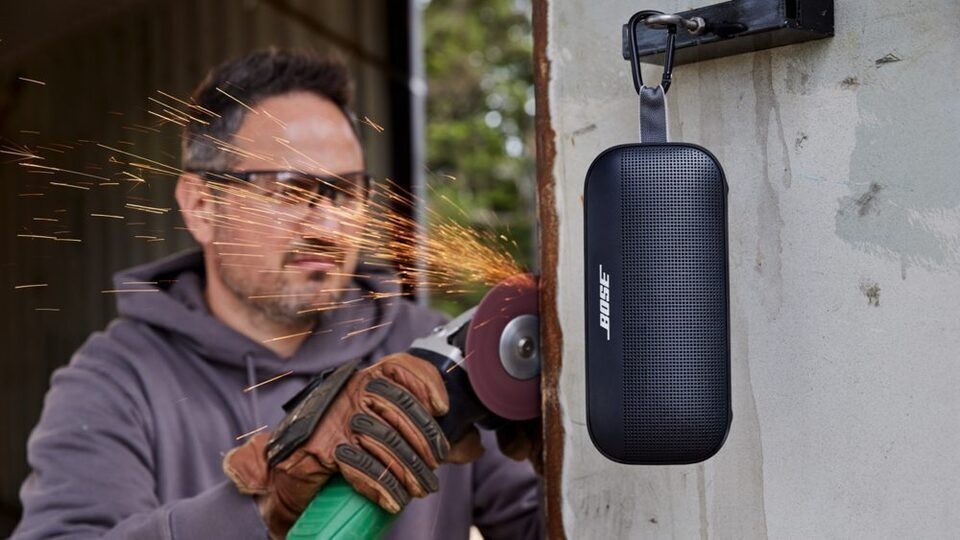 Bose SoundLink Flex: BT speaker with PositionIQ Smart Sound Tuning and IP67 Protection 9 Pasted 88