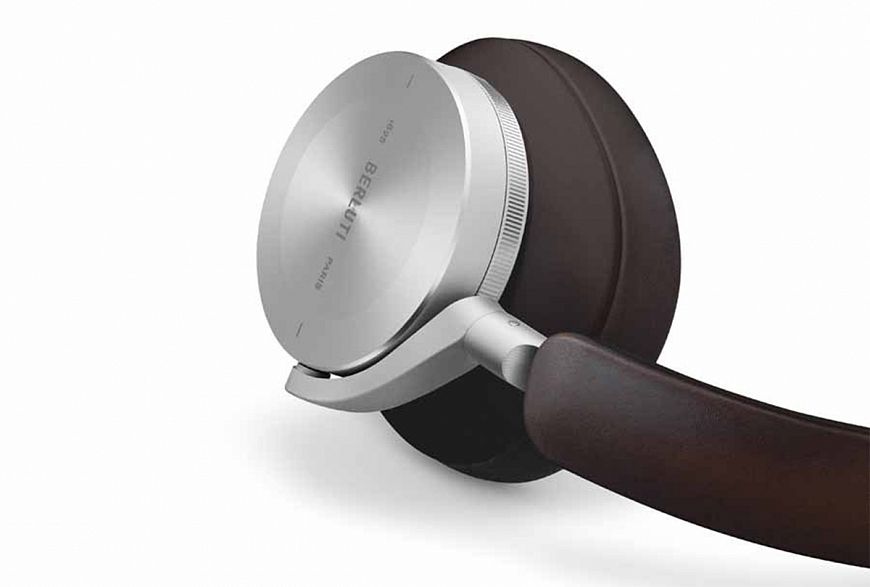 Joint collection of Berluti and Bang & Olufsen Joint collection of Berluti and Bang & Olufsen