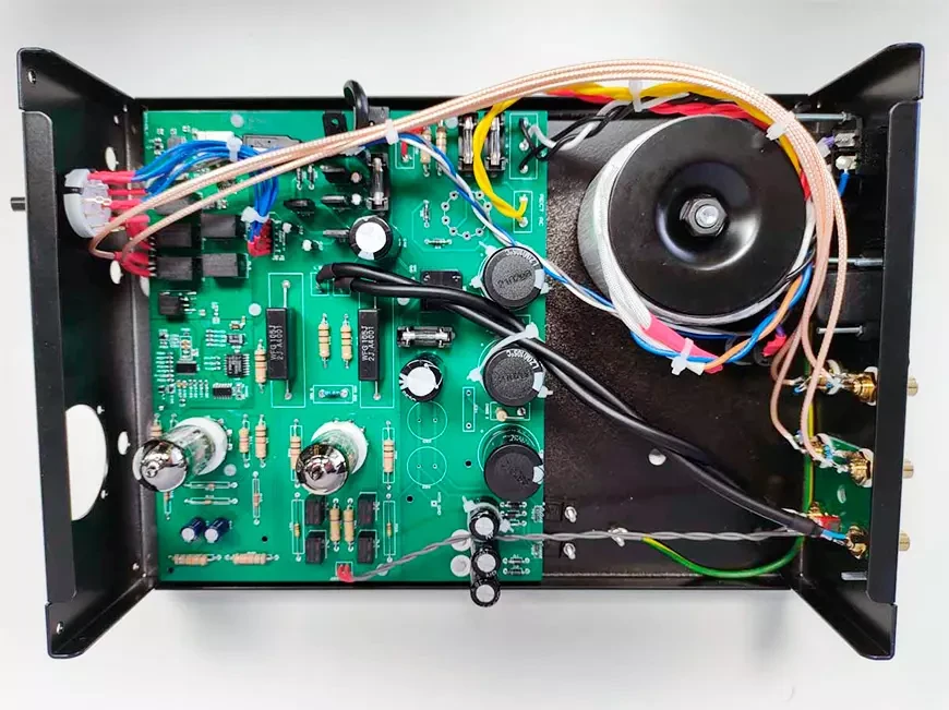 Deco Audio TRANSFER Standard: Inexpensive tube DAC from the UK 8 Tube DAC Deco Audio TRANSFER Standard