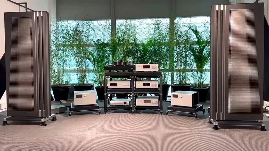 Clarisys Audio Auditorium: Full-Range Planar Speaker Systems 9 Speaker systems Clarisys Audio Auditorium