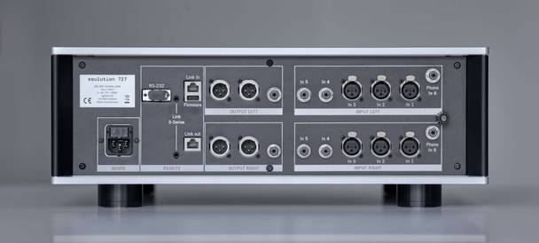 Soulution 757 and 727: Extreme precision preamplifiers 9 SOULUTION
