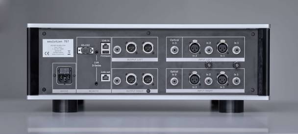 Soulution 757 and 727: Extreme precision preamplifiers 11 SOULUTION