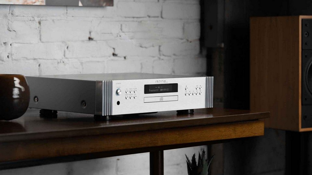 Rotel RA-6000 and DT-6000: Anniversary pair integral-DAC Transport 10 rotel dt6000 3