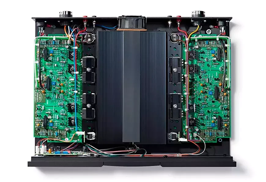 Naim Audio NAP 500 DR: Power amplifier with external power supply 9 Naim Audio NAP 500 DR stereo power amplifier