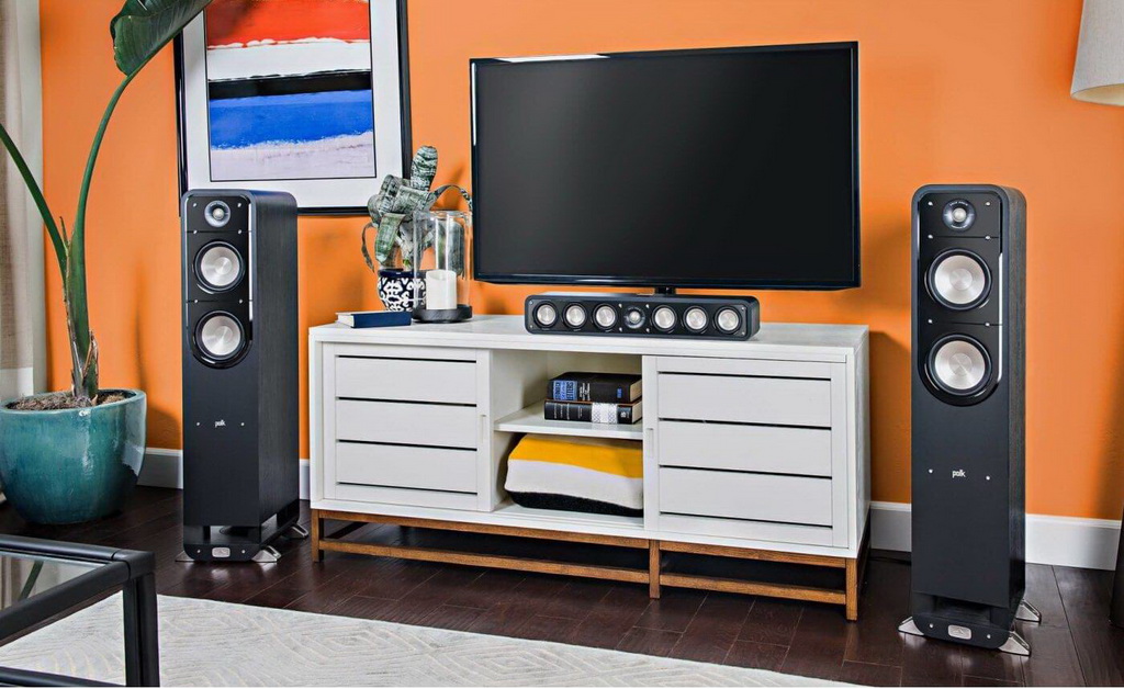 Polk_Signature_s55_lifestyle.jpg Polk_Signature_s55_lifestyle.jpg