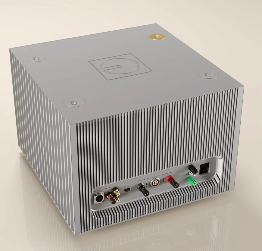 Goldmund Telos 2800: $135,000 Power amplifier capable of driving any speakers 9 Image