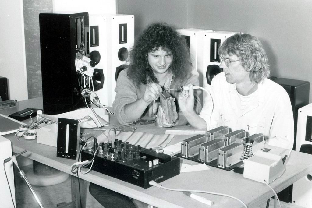 1200px-Kurt_Scheuch_und_Leo_Greiner,_1987.jpg 1200px-Kurt_Scheuch_und_Leo_Greiner,_1987.jpg