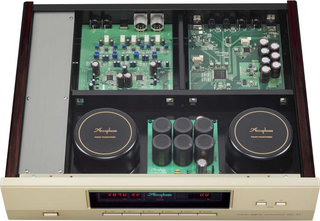 Accuphase DC-37 6.jpg Accuphase DC-37 6.jpg