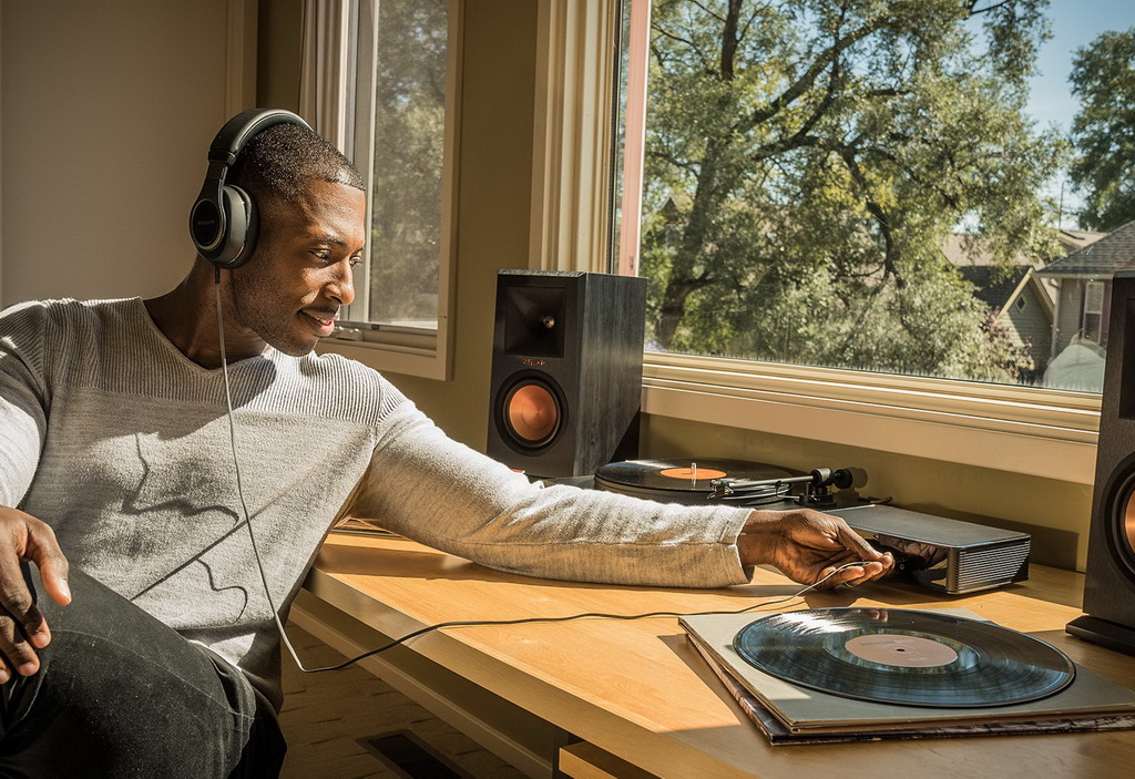 Klipsch PowerGate 44.jpg Klipsch PowerGate 44.jpg