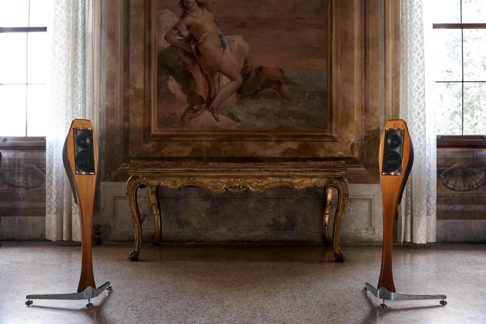 Franco Serbli Lignea: Speakers carved from a single piece of wood 8 Franco Serbli Lignea