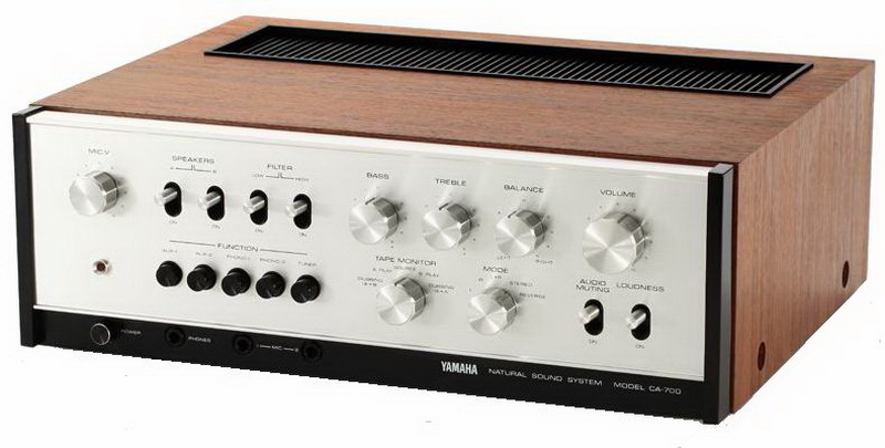Yamaha Ca 700 1972.jpg Yamaha Ca 700 1972.jpg