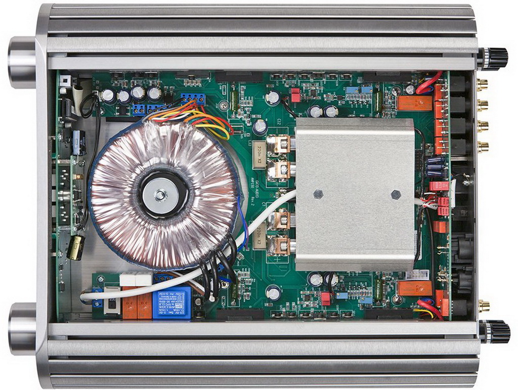 Gato Audio AMP-150 6.jpg Gato Audio AMP-150 6.jpg