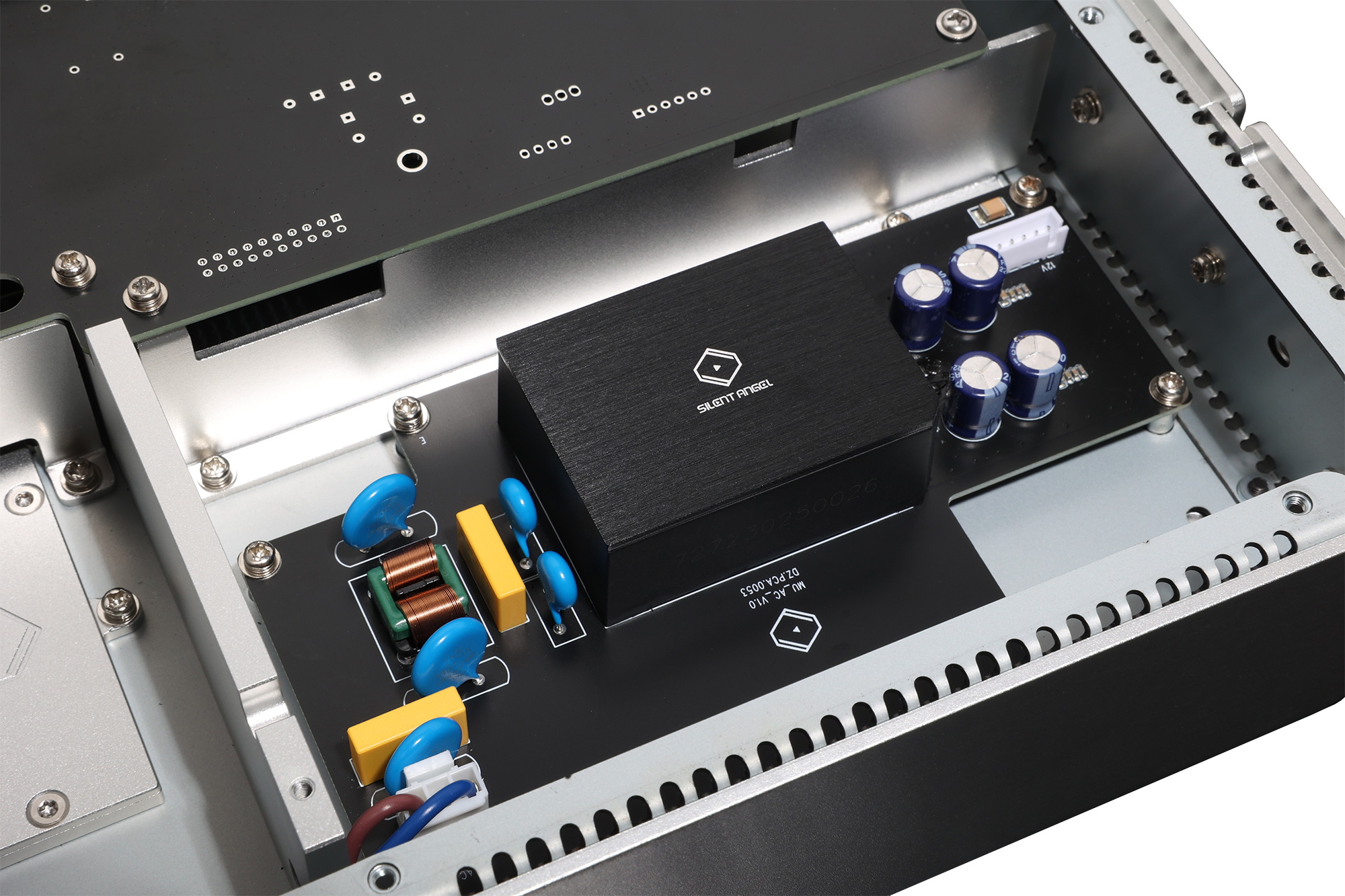 Silent Angel Munich MU: Flagship network streamer with a 6-core processor 11 silent angel munich mu inside2