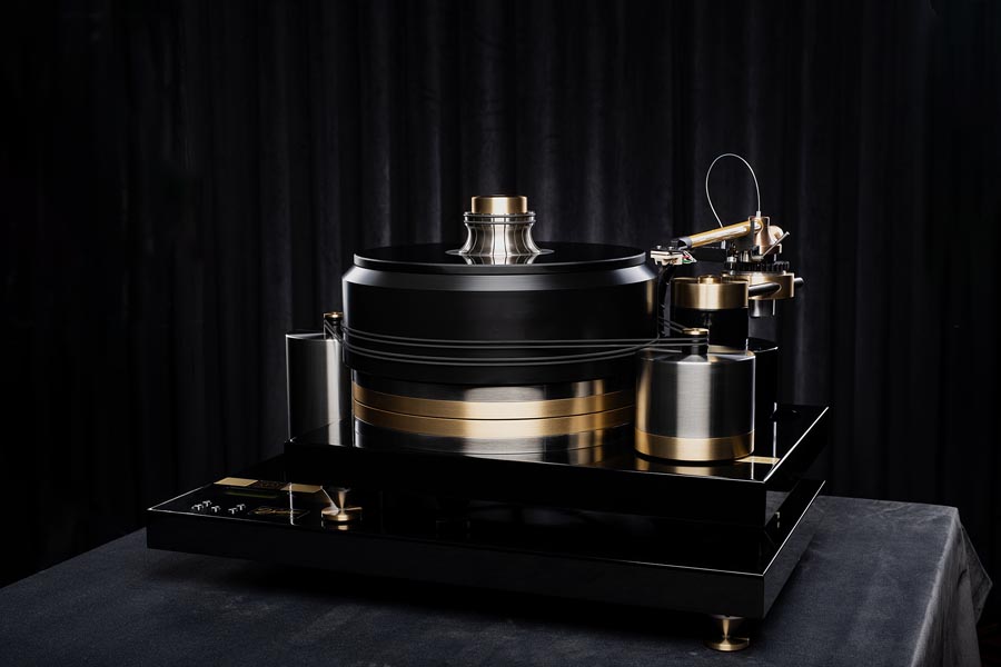 J.Sikora unveils anniversary edition of the Standard MAX turntable at Axpona 2024 10 20240405162630 2024 04