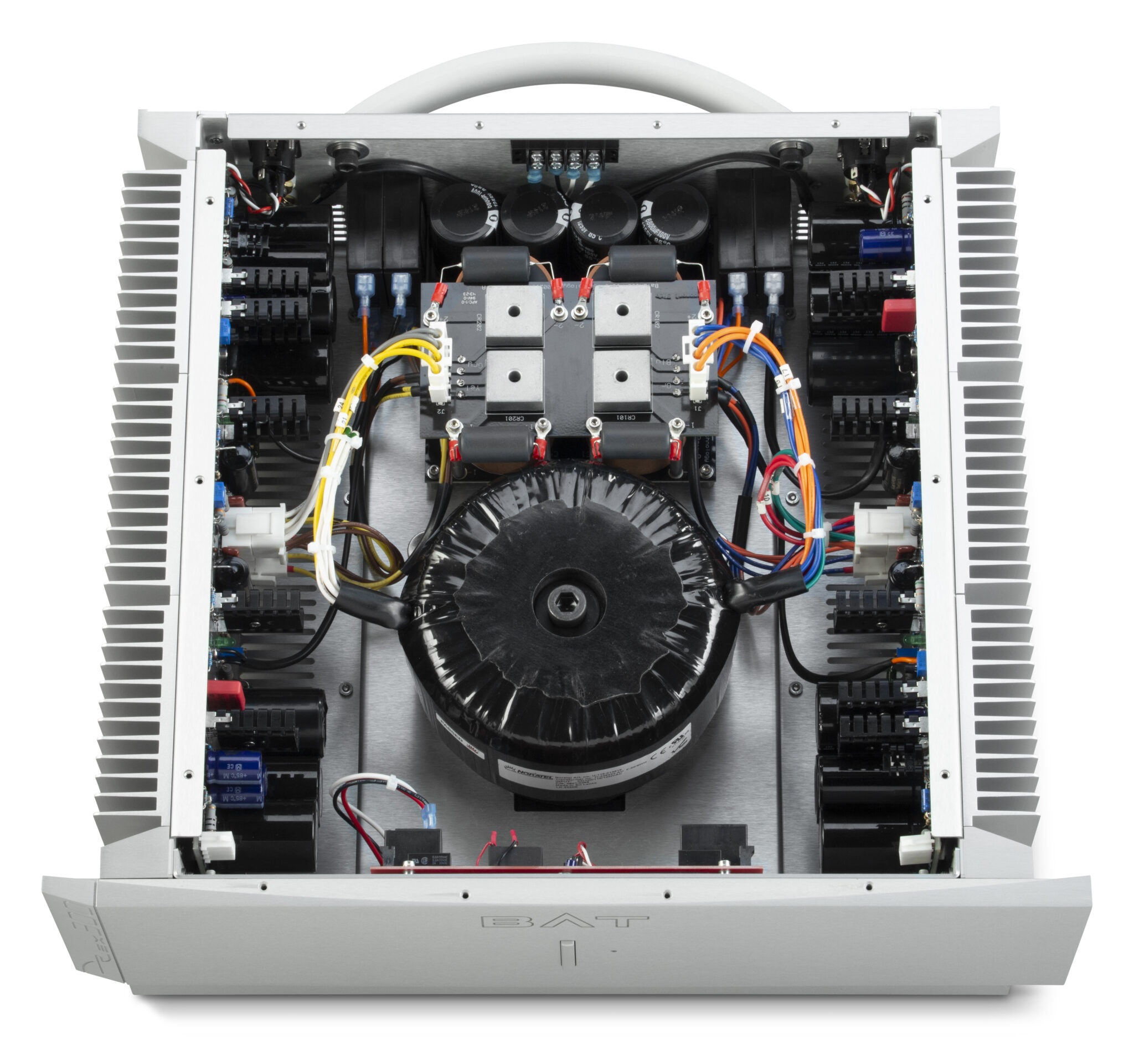 BAT introduces the VK-85 preamplifier and REX 300 power amplifier on Axpona 10 20240409205740 2024 04