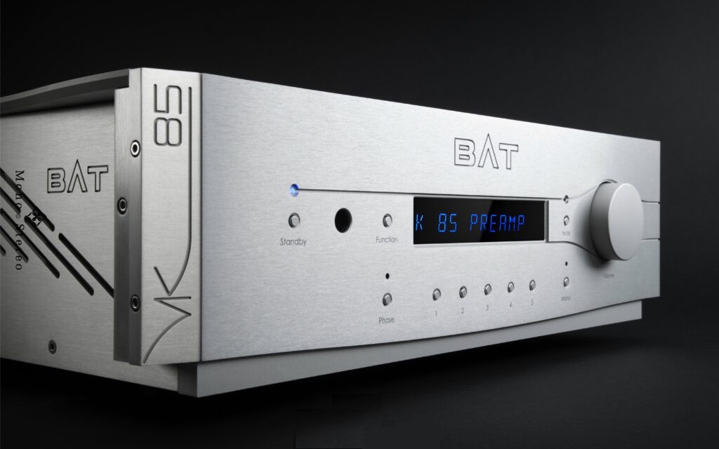 BAT introduces the VK-85 preamplifier and REX 300 power amplifier on Axpona 8 20240409205806 2024 04