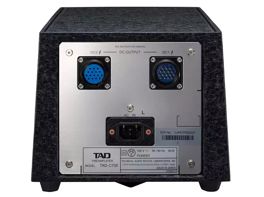 TAD-C700 preamplifier will be unveiled at the High End Show in Munich 12 Preamplifier TAD-C700