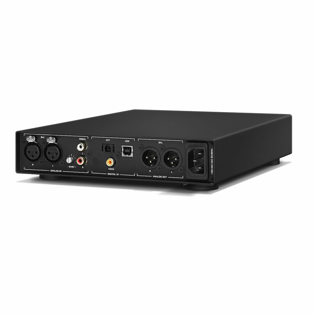 SENNHEISER HDV 820 REAR PANEL