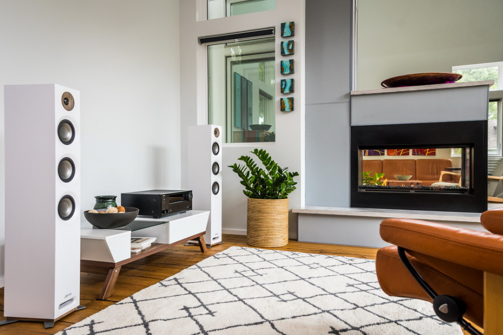 JAMO-Studio-8-Lifestyle-60.jpg JAMO-Studio-8-Lifestyle-60.jpg