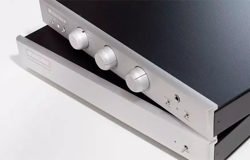 How to choose a preamplifier for a power amplifier? 17 10. Maximum attention to eliminating vibration should be concentrated on the preamplifier.