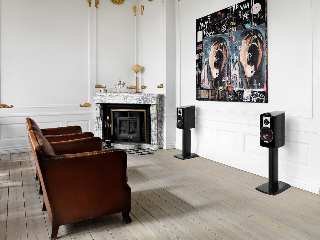 EPICON-2-black-interior-livingroom-2.jpg EPICON-2-black-interior-livingroom-2.jpg
