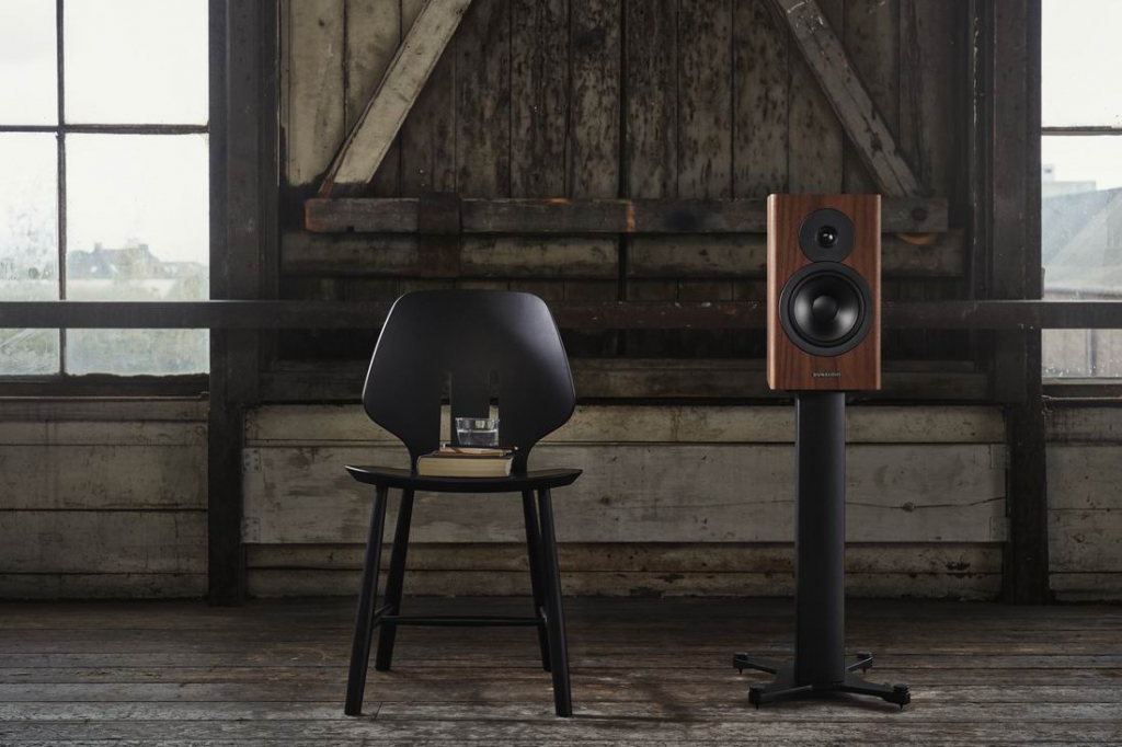 Dynaudio Evoke 20 1.jpg Dynaudio Evoke 20 1.jpg