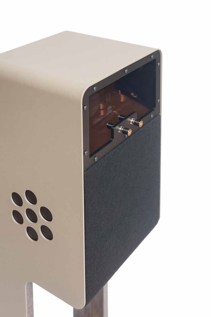 Silent Pound Bloom: Compact three-way speakers 12 20241017210028 2024 10