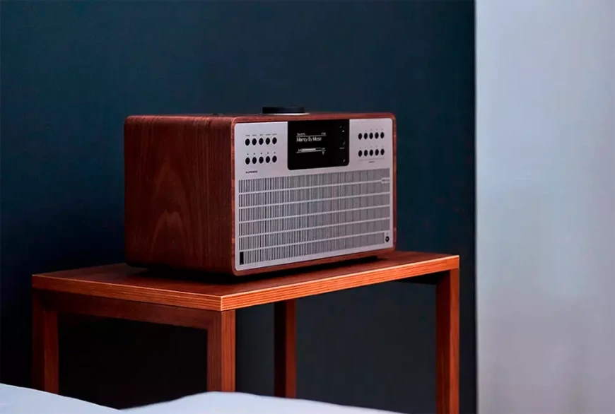 Revo SuperCD is a wireless audio system with CD player 11 Revo SuperCD Wireless Audio System