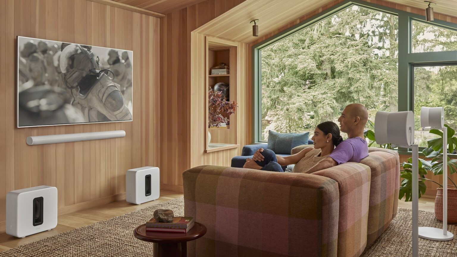 Sonos Arc Ultra: Immersive 3D audio experience with deep bass 9 Sonos Arc Ultra enables 9.1.4 surround sound in the living room.