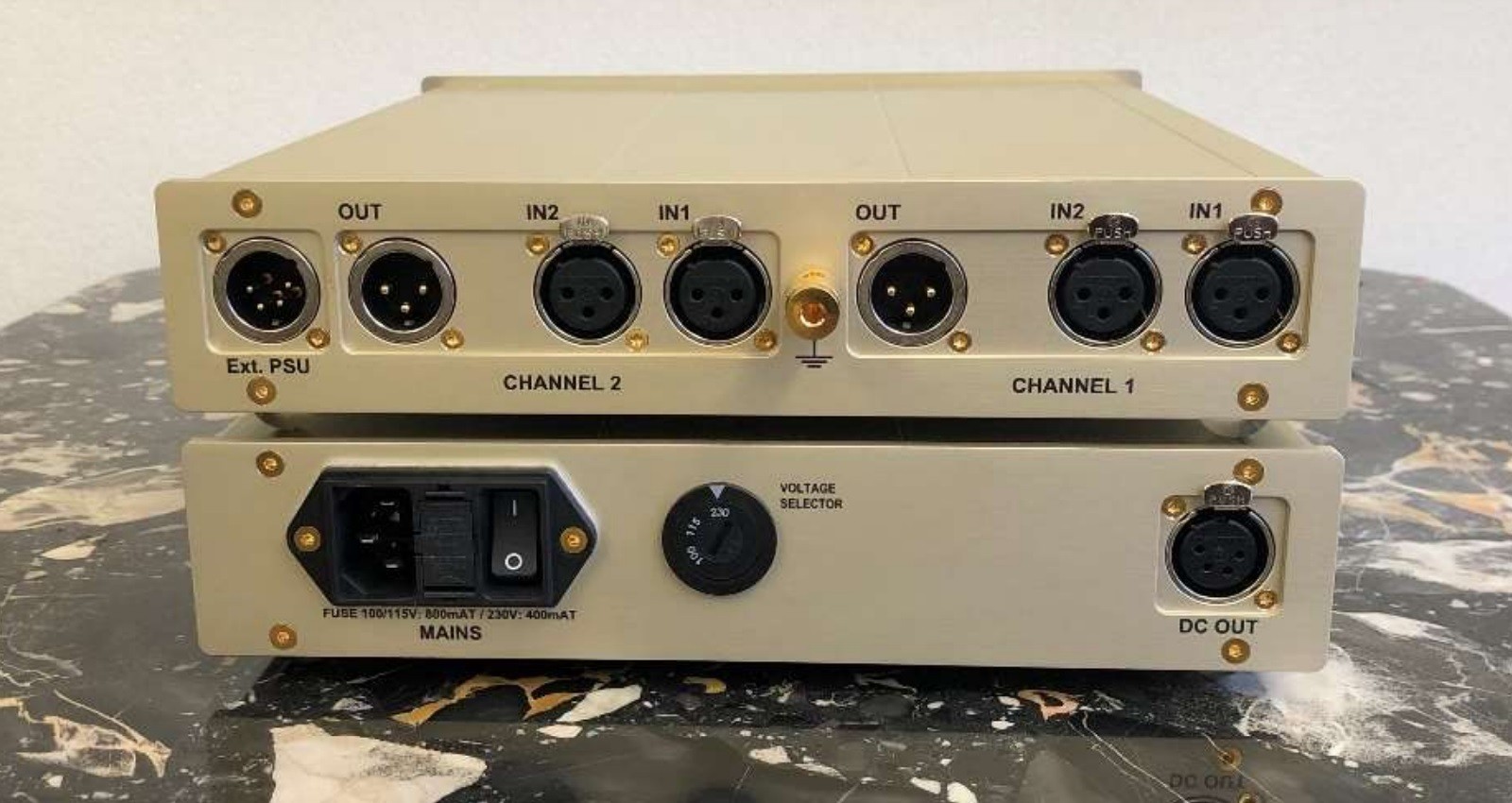 HSE Swiss RL-7: Limited edition phono amplifier from Switzerland 10 HSE Swiss RL-7 inputs and outputs