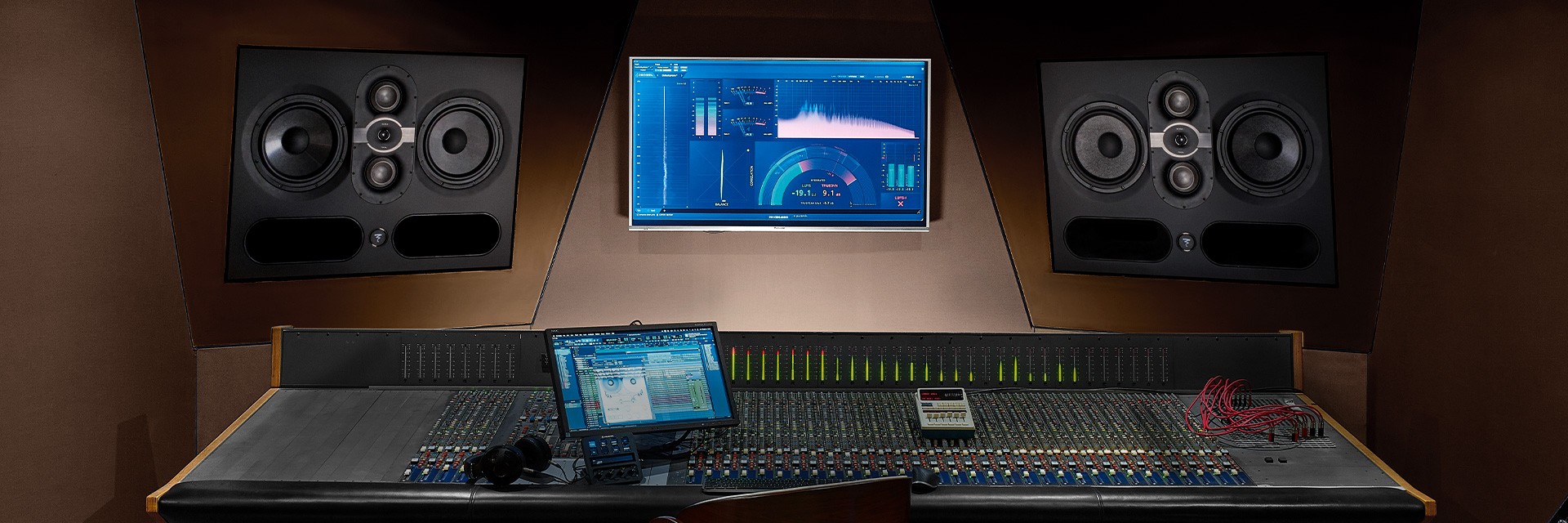 Focal Utopia Main 112 and 212: High-end studio monitors from France 8 20250117160859 2025 01