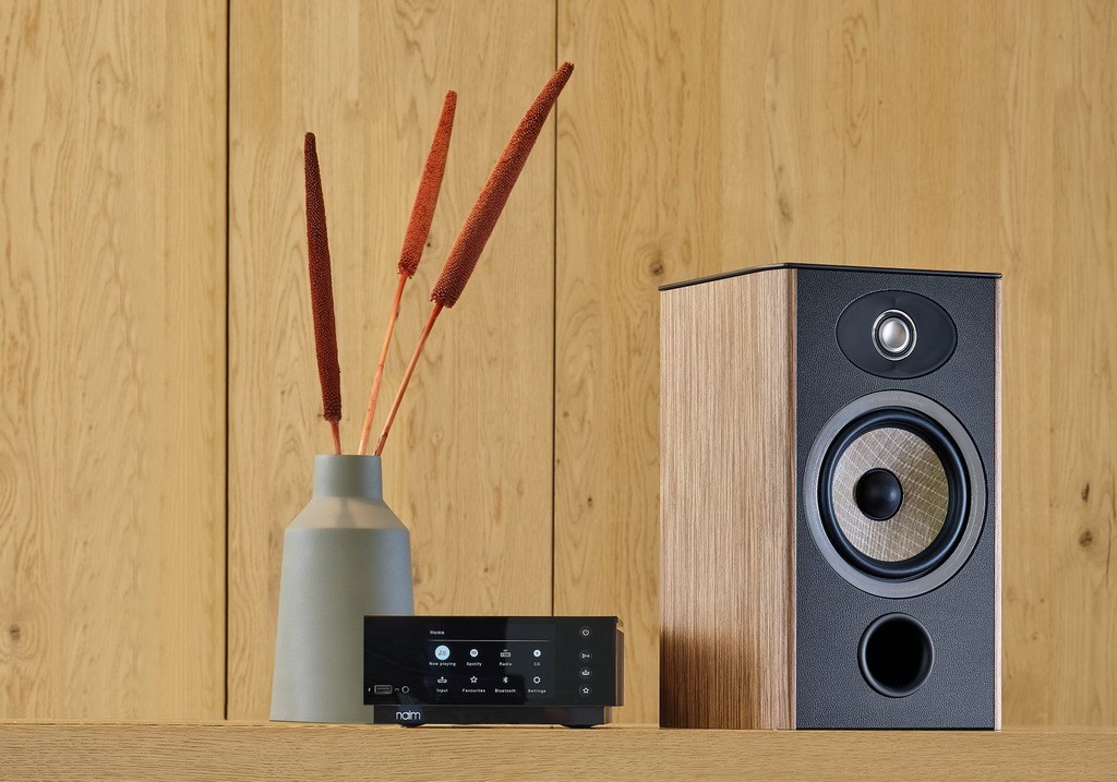 Focal Aria Evo X N°1: A pinnacle in speaker engineering 8 The Focal Aria Evo XN°1 uses a 165mm midrange/bass driver with a sandwich cone.