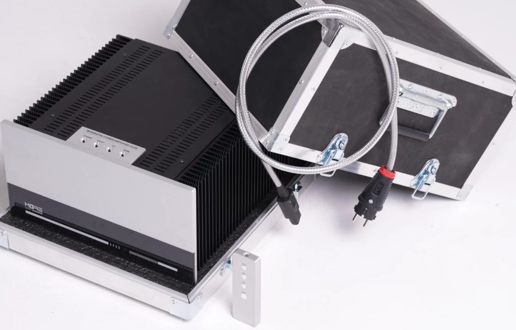 MOREaudio CS100: An integrated amplifier with unique features 8 MOREaudio CS100