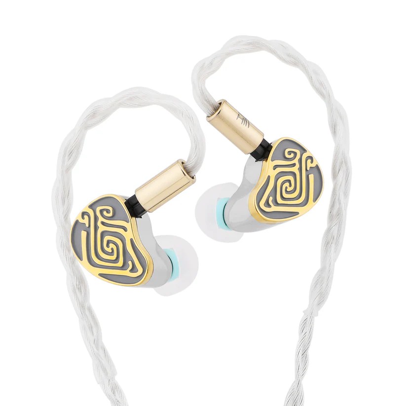 Tigerism Dragonfly: In-ear headphones with a hand-applied faceplate with gold plating 8 Tigerism Dragonfly have an open and transparent sound delivery, where clarity and energy are combined.