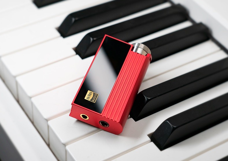 iBasso Nunchaku: A compact and stylish headphone amplifier 8 iBasso Nunchaku in a red finish