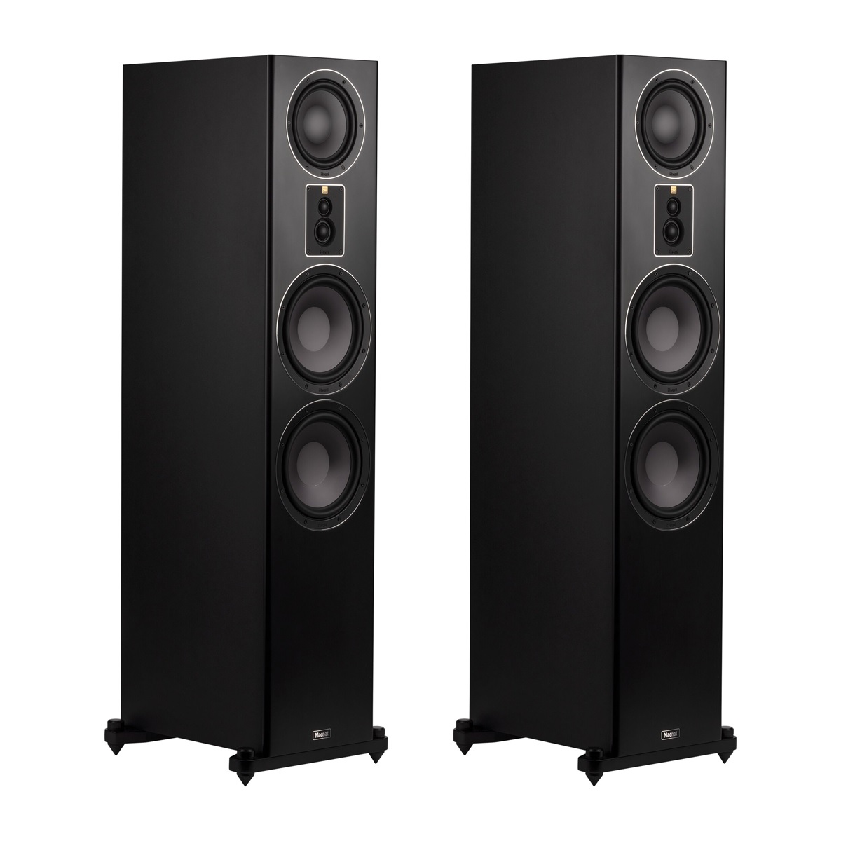 Magnat unveils new Signature series speakers for music and multi-channel home cinema 8 20250213170028 2025 02