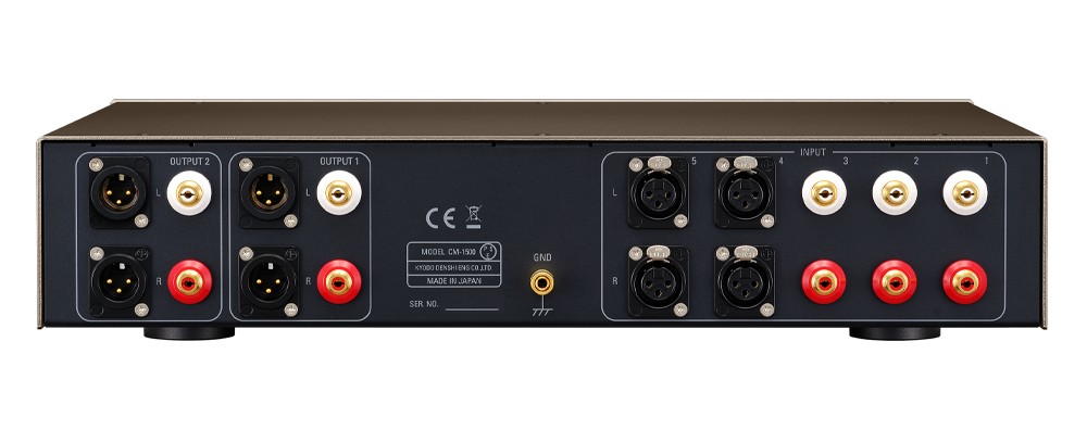 Phasemation CM-1500: Hybrid Passive Pre-Amplifier from Yokohama 9 CM-1500 inputs and outputs