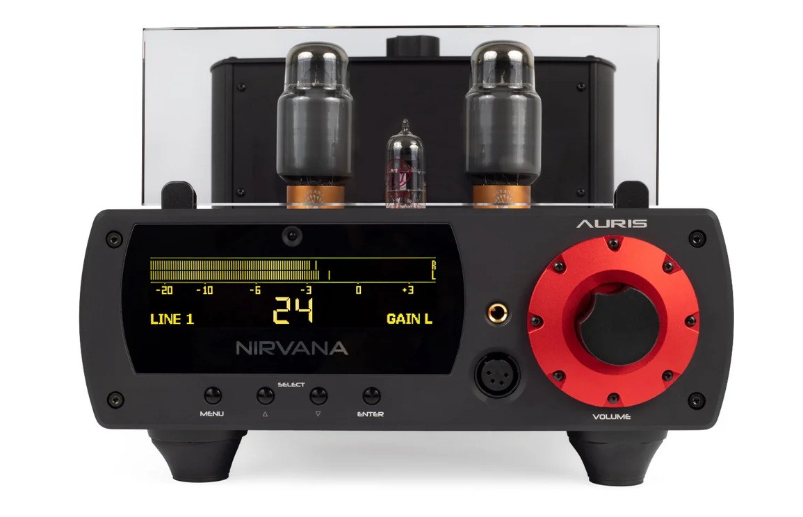 Auris Nirvana VI: Multifunctional Headphone amplifier with tubes 9 The Auris Nirvana VI is characterized by a large OLED display on the front panel.