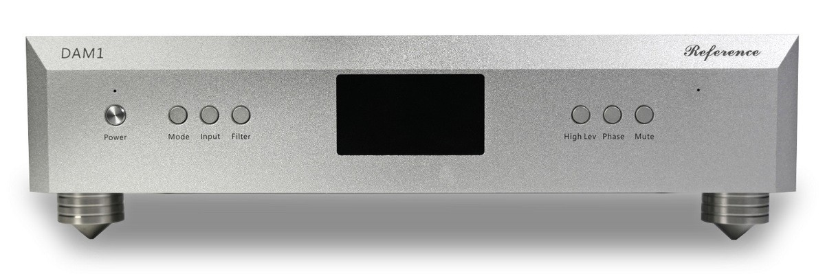 Soundaware DAM1 15TH: High-end DAC for discerning audiophiles 9 The device provides both balanced XLR and unbalanced RCA outputs,