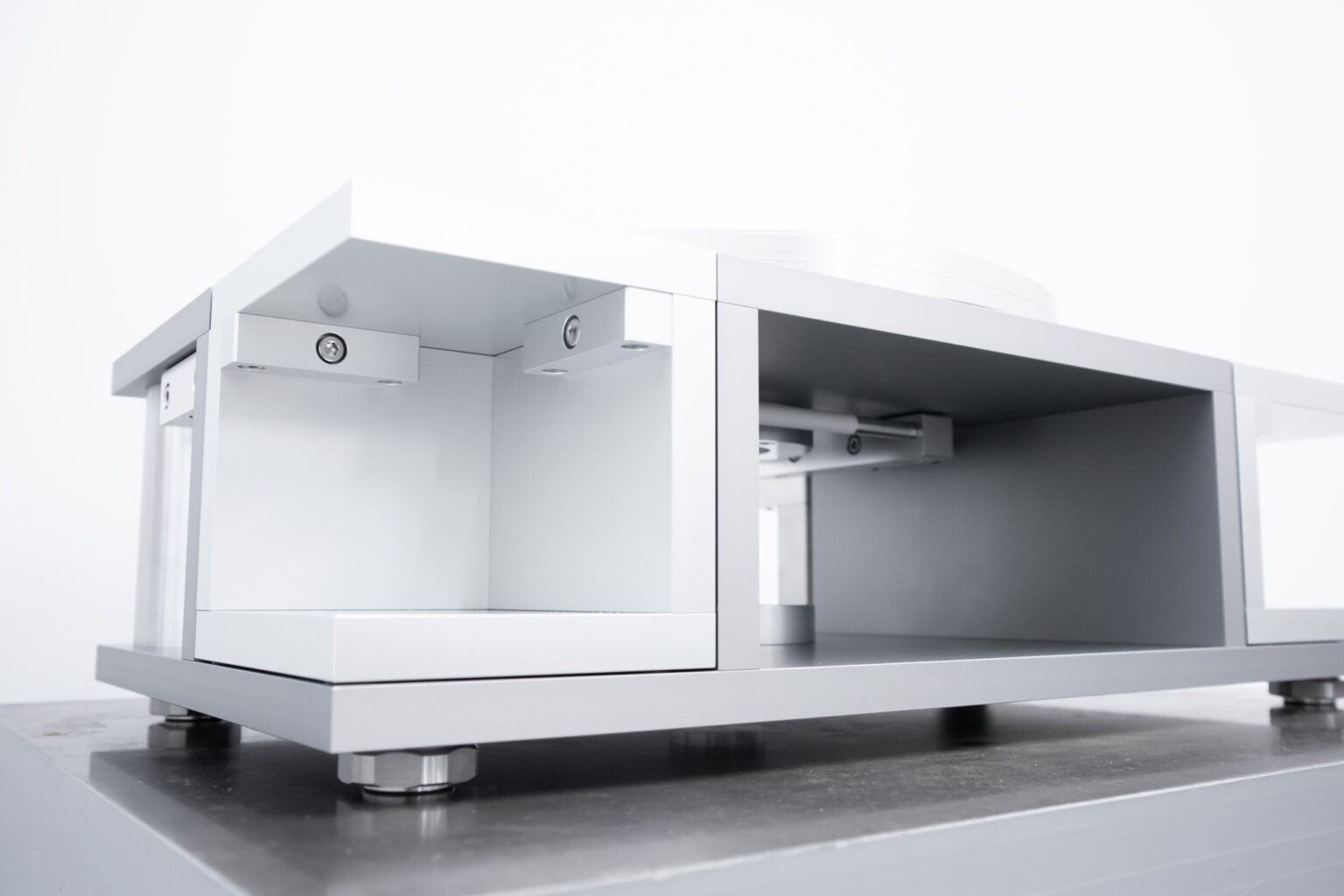 Yukiseimitsu Empathy AP-01 EM: A Dual-Tonearm Turntable Masterpiece for Vinyl Purists 8 Empathy AP-01 EM