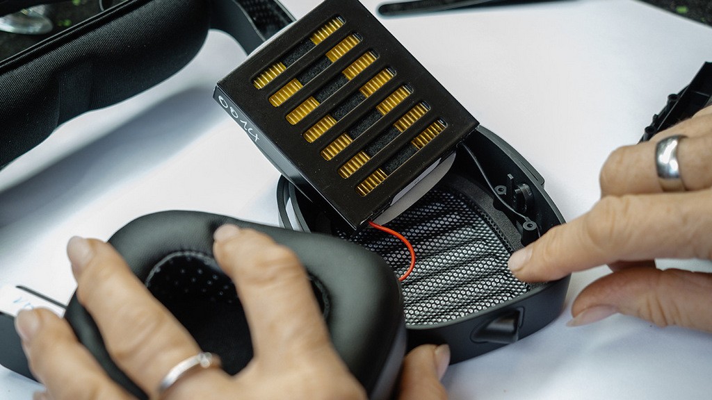 HEDDphone TWO: Redefining Audio Excellence with Lightweight Design and Advanced AMT Driver 9 For the HEDDphone TWO, the HEDD Audio design team redesigned the drivers from the ground up