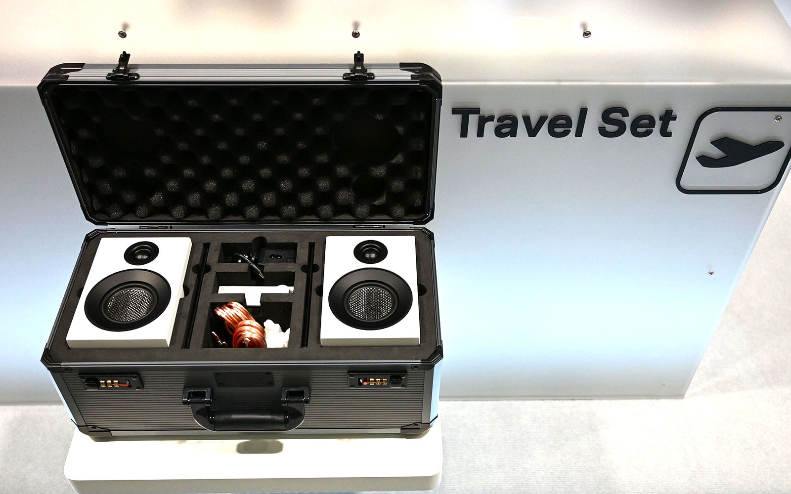 Pro-Ject Audio Launches Portable Hi-Fi Travel Set for Audiophiles on the Move 8 20250528160747 2025 05 28 Pro
