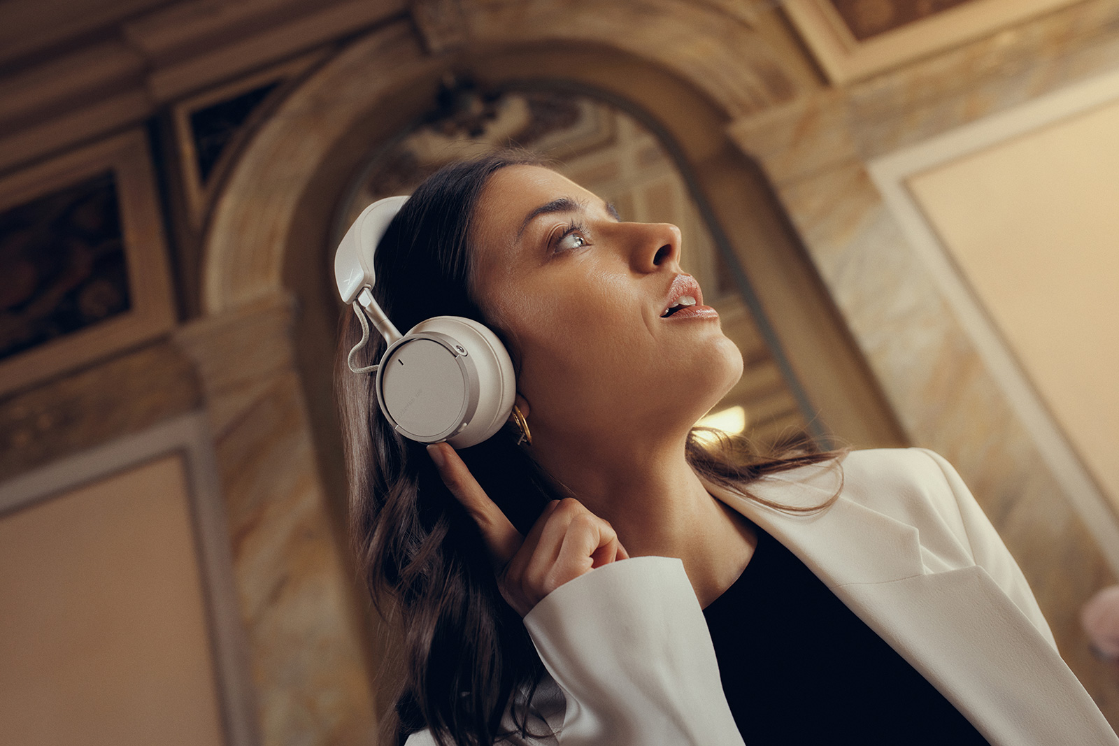 Beyerdynamic Aventho 100: Retro-Style Wireless Headphones With ANC, 60-Hour Battery, and aptX Lossless 8 20250709131321 2025 07