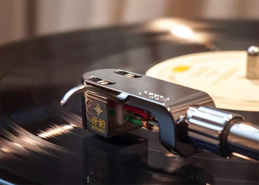 30 Pieces Worldwide: The Ultra-Rare IKEDA KOHAKU MC Cartridge 9 Each KOHAKU cartridge is a testament to IKEDA's relentless pursuit of analog perfection