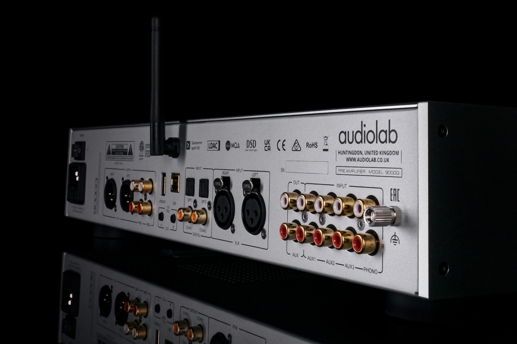 audiolab_9000q_rear_bk.jpg audiolab_9000q_rear_bk.jpg