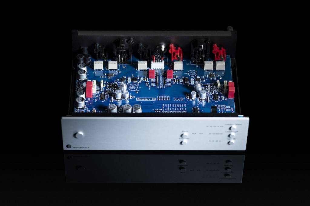 Plug and Play: How to Choose the Best All-in-One Turntable 17 Plug and Play: How to Choose the Best All-in-One Turntable
