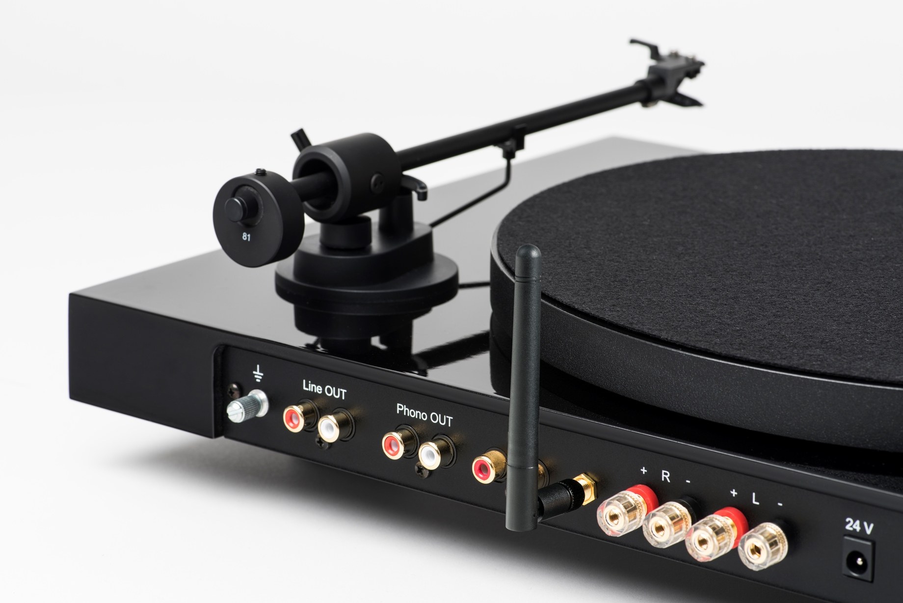 Plug and Play: How to Choose the Best All-in-One Turntable 12 Plug and Play: How to Choose the Best All-in-One Turntable